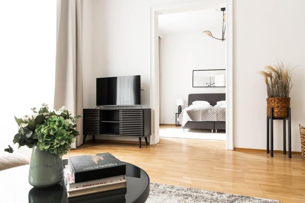 Franz 23 - Typical Viennese Apartment In The Heart Of فيينا المظهر الخارجي الصورة