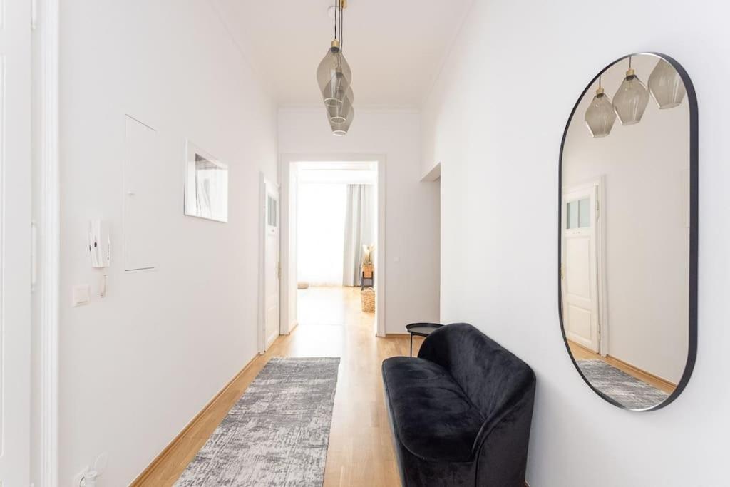 Franz 23 - Typical Viennese Apartment In The Heart Of فيينا المظهر الخارجي الصورة